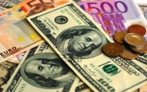 Taux impitoyable du dollar et de l'euro au centre d'échange d'Iran
