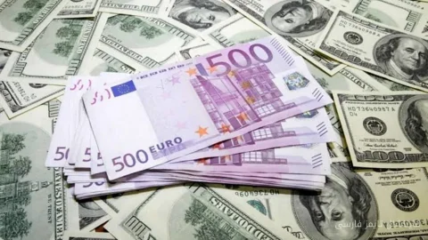 سعر الدولار واليورو في مركز تبادل العملات والذهب الإيراني اليوم