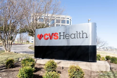 Walgreens در پس‌زمینه CVS: تسلط بر داروخانه‌های حومه